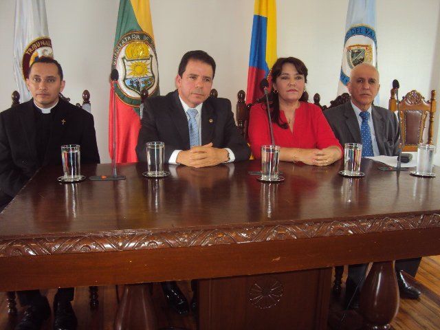 Lanzamiento de Libro "Aspectos Procesales del Contrato de Seguro en el Código General del Proceso" del Magistrado Orlando Quintero García del Tribunal Superior de Buga Lanzamiento de Libro "Aspectos Procesales del Contrato de Seguro en el Código General del Proceso" del Magistrado Orlando Quintero García del Tribunal Superior de Buga