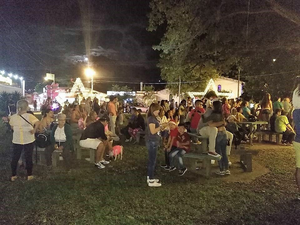 La Ciudad Señora se iluminó con el alumbrado navideño La Ciudad Señora se iluminó con el alumbrado navideño