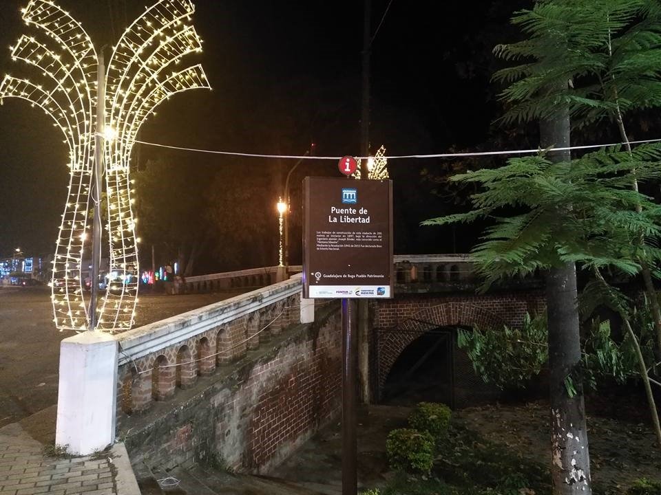 La Ciudad Señora se iluminó con el alumbrado navideño La Ciudad Señora se iluminó con el alumbrado navideño