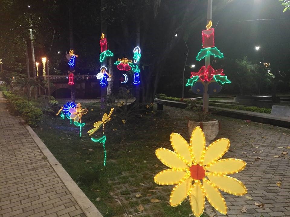 La Ciudad Señora se iluminó con el alumbrado navideño La Ciudad Señora se iluminó con el alumbrado navideño