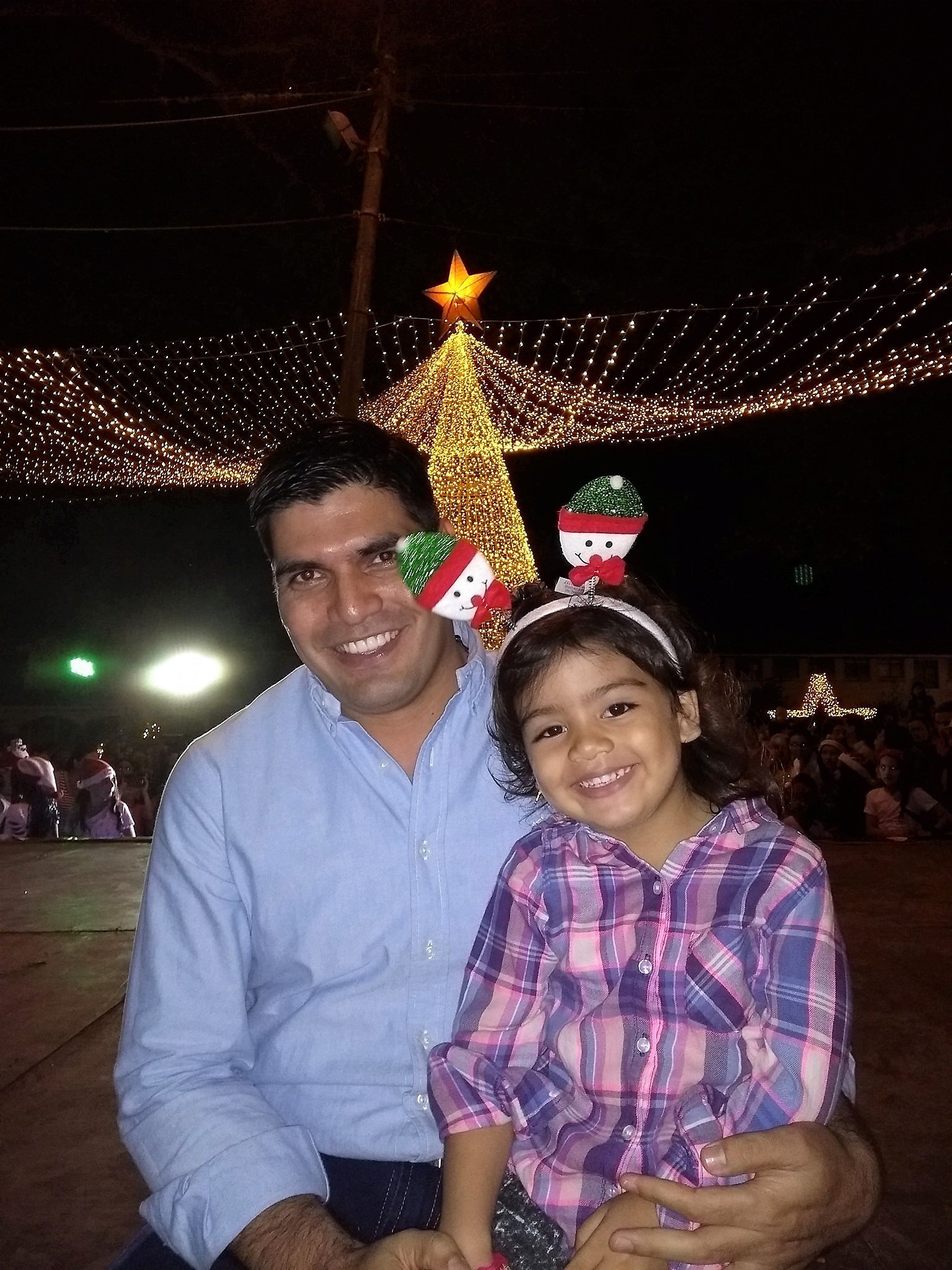 La Ciudad Señora se iluminó con el alumbrado navideño La Ciudad Señora se iluminó con el alumbrado navideño