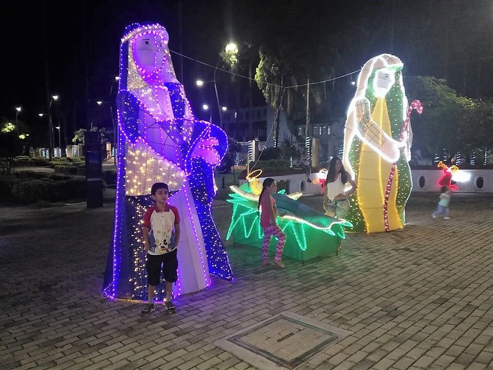 La Ciudad Señora se iluminó con el alumbrado navideño La Ciudad Señora se iluminó con el alumbrado navideño