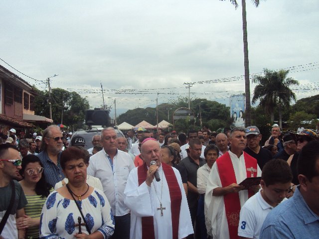 El Calvario de la Salud en Colombia tema de reflexión en Viacrusis de Viernes Santo en Buga