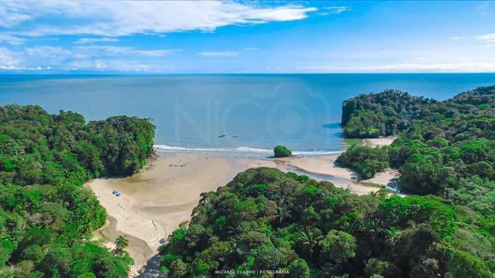 Nazly Revelo, una enamorada siempre  alegre del  Pacífico
