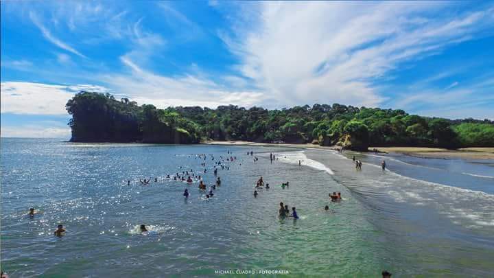 Nazly Revelo, una enamorada siempre  alegre del  Pacífico