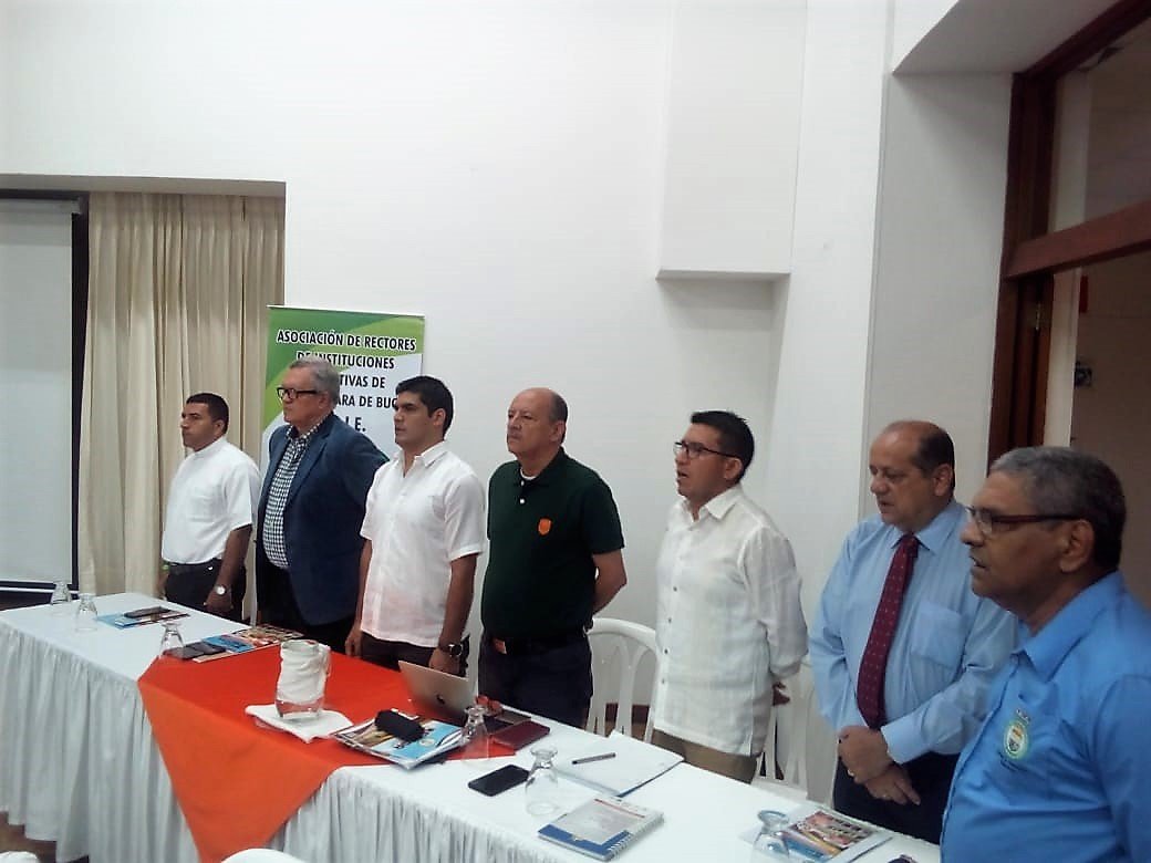 La Paz y el Post-Conflicto en Colombia tema vital debatido en Segundo Foro de Directivos Docentes en Buga