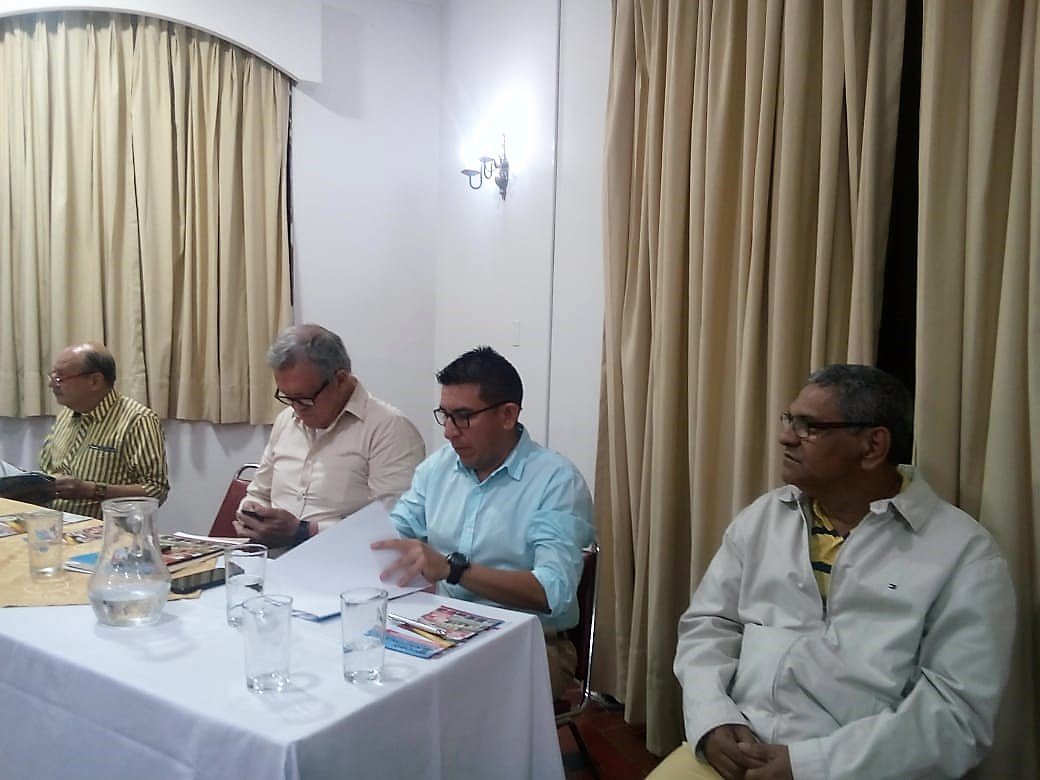 Rueda de prensa con conferencistas en II Foro Nacional de Directivos Docentes en Buga