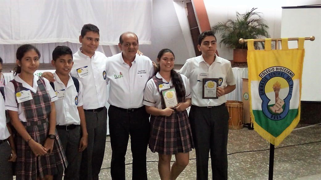 "Los discapacitados auditivos merecen más inclusión en este país",estudiante Oscar Eduardo Cruz del Colegio Diocesano Gimnasio Central del Valle de Buga gana 1er puesto en Feria de la Ciencia