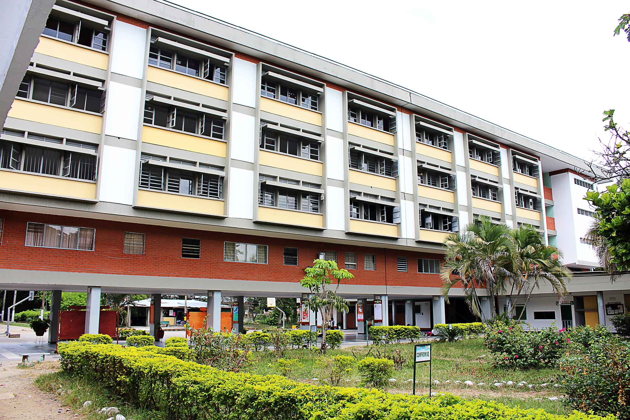 Un nuevo bachiller en Humanidades - TIC, presenta la Institución Educativa Agrícola de Buga