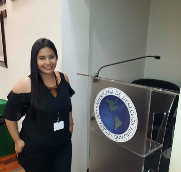 Karen Vanessa Peláez, joven  abogada  vallecaucana  que se proyecta internacionalmente