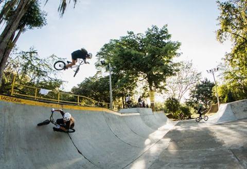 Gemelas sensasionales del BMX Freestyle Lizsurley y Queen Saray Villegas, sueñan estar en Olímpicos Tokio 2020