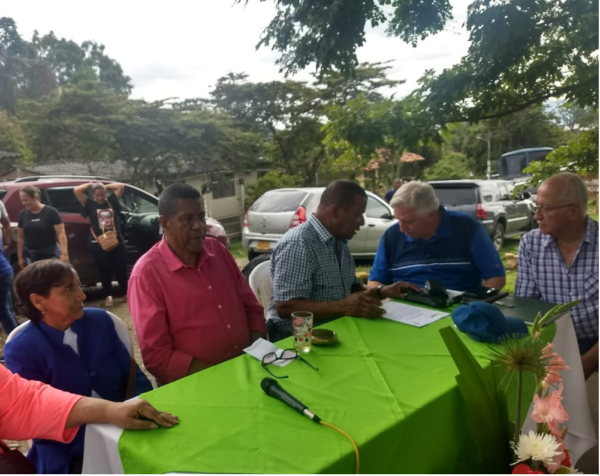 Alcalde de Guacarí-Valle, Gerardo Salcedo ayer y hoy  comprometido con los habitantes del   campo