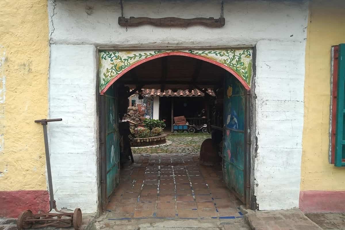 Valle del Cauca 111 y más,Chuchú en  su choza descubre sus historias Valle del Cauca 111 y más,Chuchú en  su choza descubre sus historias