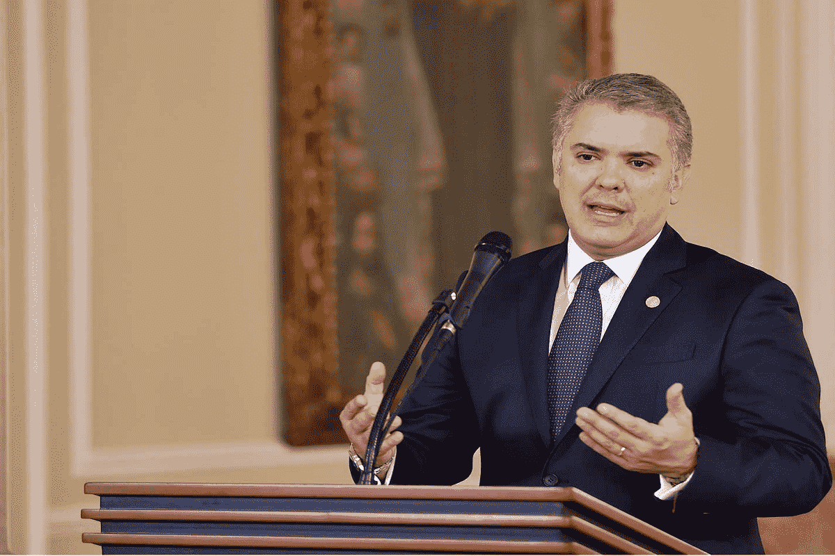 Presidente Iván Duque sufre ataque en helicóptero