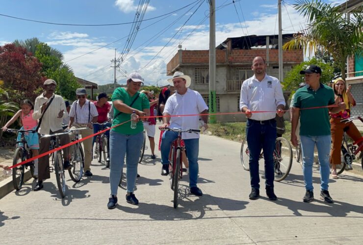 El alcalde del municipio de Yotoco hace entrega de múltiples obras en el corregimiento de Mediacanoa. 22