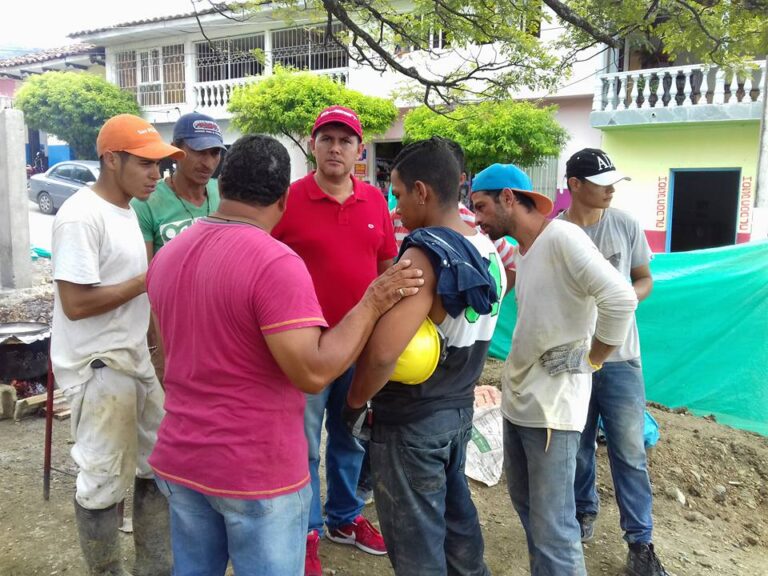 Alcalde de Ginebra-Valle visitó obra de la Plazoleta de Costa Rica para hacer seguimiento Alcalde de Ginebra-Valle visitó obra de la Plazoleta de Costa Rica para hacer seguimiento