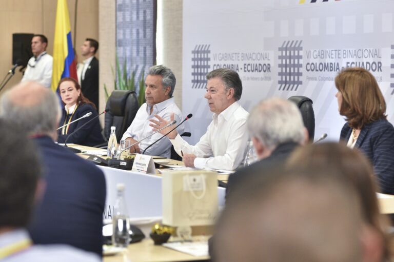 Colombia y Ecuador firman convenios en materia migratoria y para administrar un fondo binacional