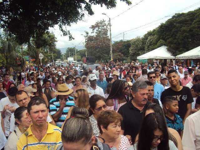 El Calvario de la Salud en Colombia tema de reflexión en Viacrusis de Viernes Santo en Buga