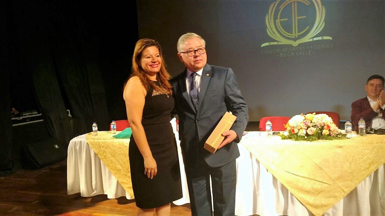 Presidente de la Corte Suprema de Justicia José Luís Barceló Camacho recibió reconocimientos en Buga Presidente de la Corte Suprema de Justicia José Luís Barceló Camacho recibió reconocimientos en Buga