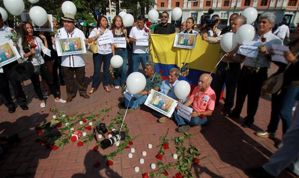 Solidaridad y repudio mundial por vil asesinato de miembros de equipo de prensa del Ecuador Solidaridad y repudio mundial por vil asesinato de miembros de equipo de prensa del Ecuador