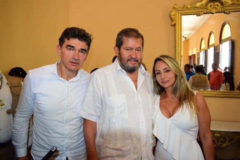 Angelino presenta "Cartas Abiertas" y recibe reconocimiento en Buga