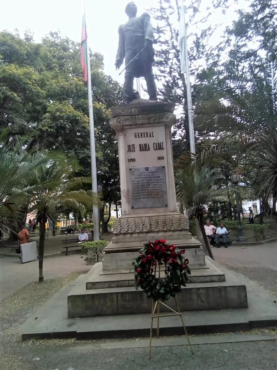 Con acto recordatorio y ofrenda floral en la estatua del General José María Cabal se celebró 20 de Julio en Buga