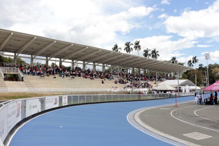 Se inauguran graderías, baños y  obras de mejoramiento para el Patinódromo Internacional ITA  de Buga