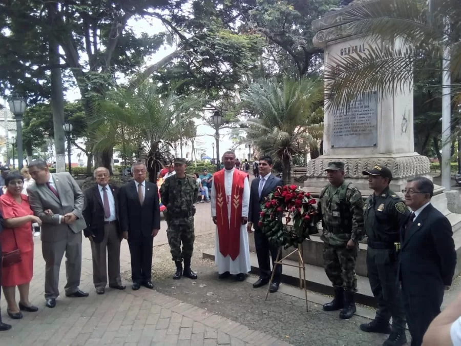 Con acto recordatorio y ofrenda floral en la estatua del General José María Cabal se celebró 20 de Julio en Buga
