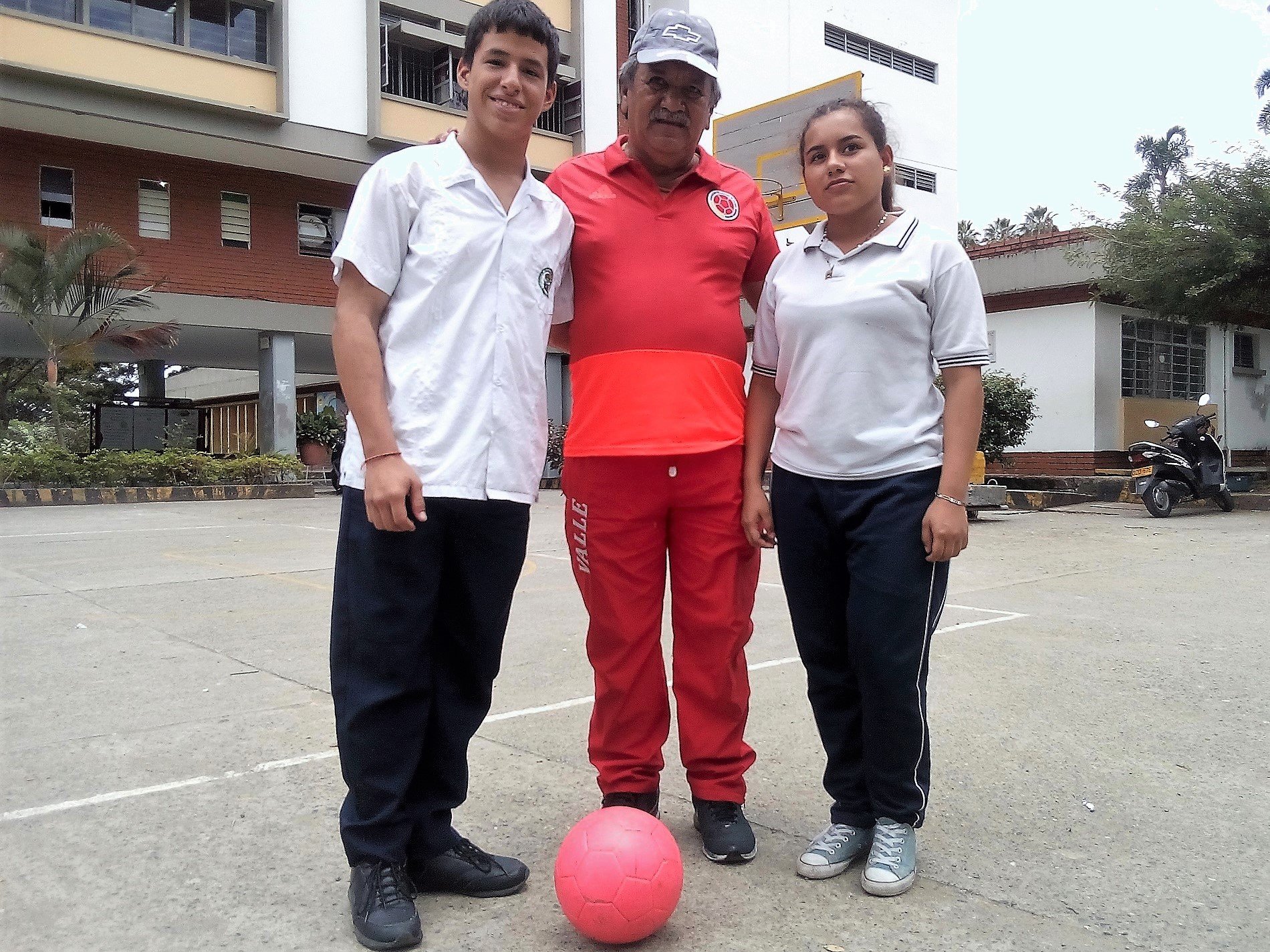 Sigifredo Humberto Triana, 42 años tapando y haciendo goles en el Campeonato de la Vida Sigifredo Humberto Triana, 42 años tapando y haciendo goles en el Campeonato de la Vida