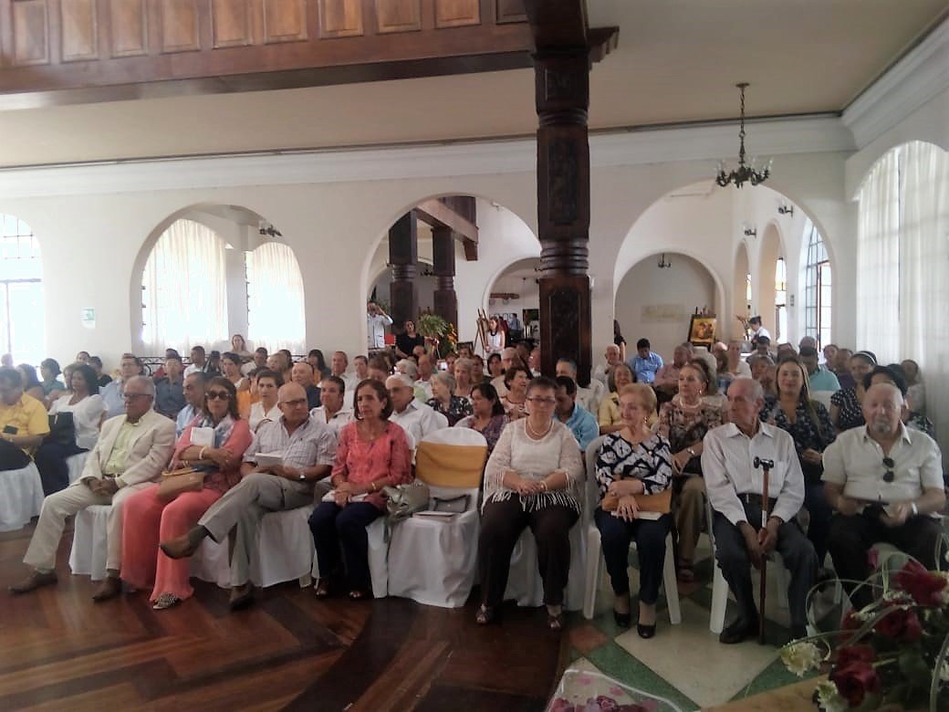 Lanzamiento en Buga del Libro "Mujer colombiana 120 años"de la autora Zayde Beatriz Mejía Valdés Lanzamiento en Buga del Libro "Mujer colombiana 120 años"de la autora Zayde Beatriz Mejía Valdés
