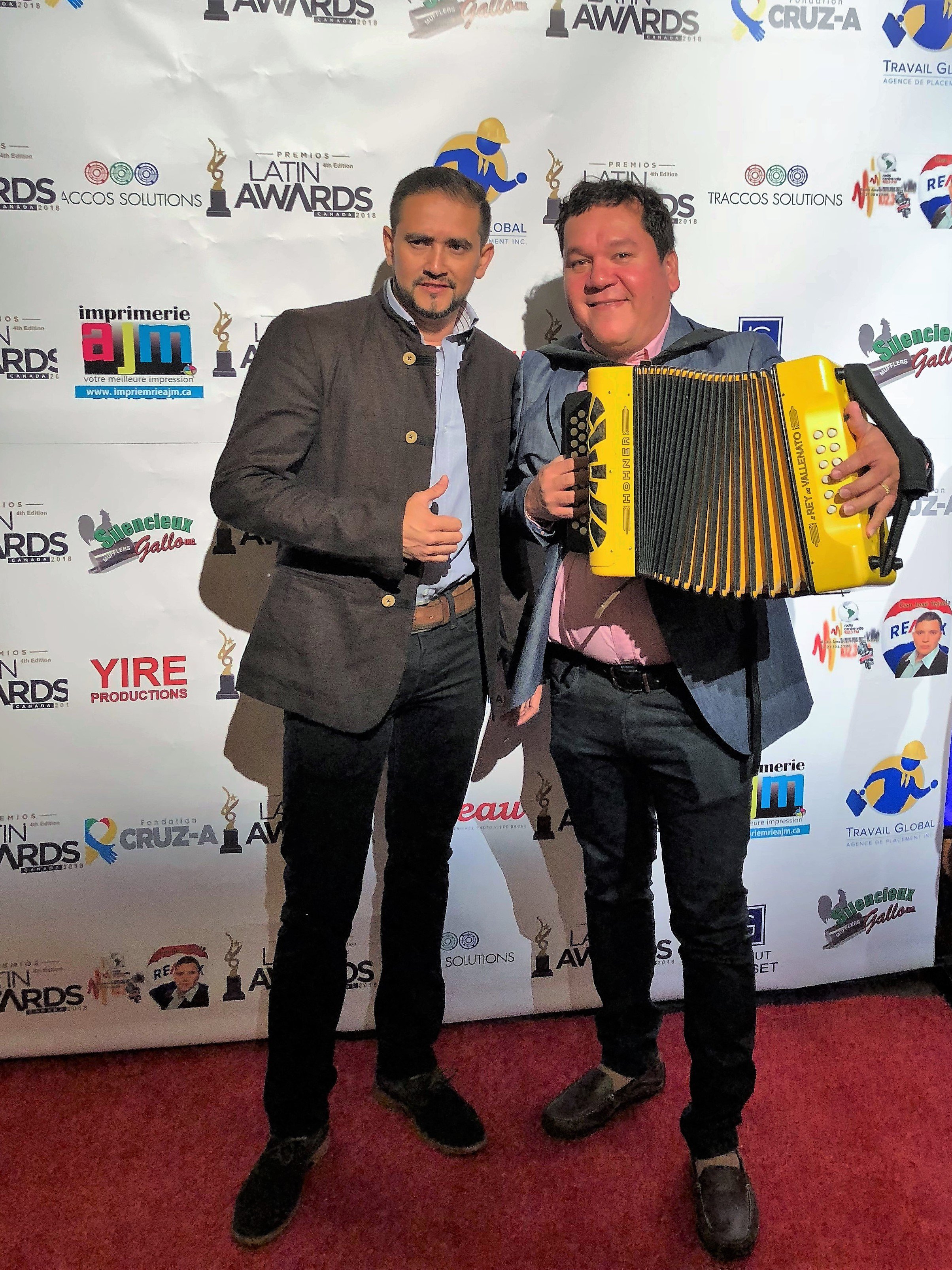 Vocalista vallecaucano Jhosep Abadia con su agrupación "Son Vallenato" galardonados en premios Latín Awards en Canadá Vocalista vallecaucano Jhosep Abadia con su agrupación "Son Vallenato" galardonados en premios Latín Awards en Canadá
