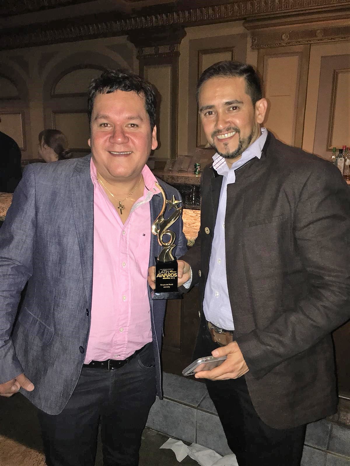 Vocalista vallecaucano Jhosep Abadia con su agrupación "Son Vallenato" galardonados en premios Latín Awards en Canadá Vocalista vallecaucano Jhosep Abadia con su agrupación "Son Vallenato" galardonados en premios Latín Awards en Canadá