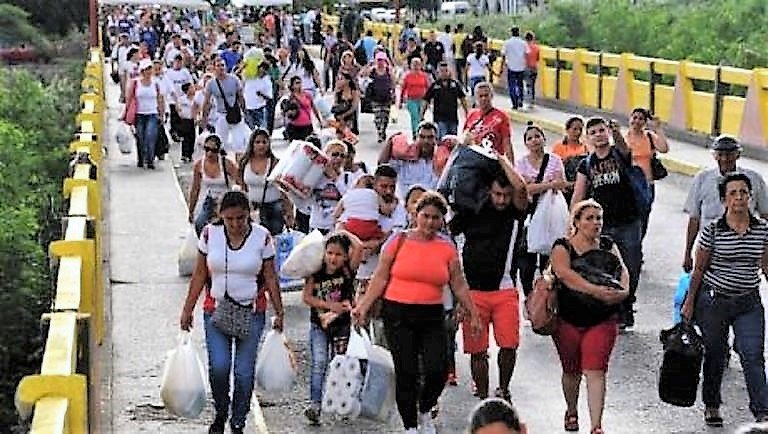 Colombia no cierra fronteras a migrantes venezolanos pero exige compromiso de otros paises