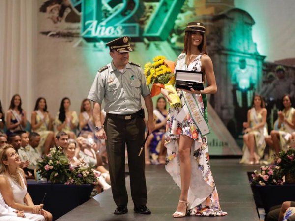 Srta. Valle Gabriela Tafur,elegida en Cartagena Reina de la Policía Srta. Valle Gabriela Tafur,elegida en Cartagena Reina de la Policía