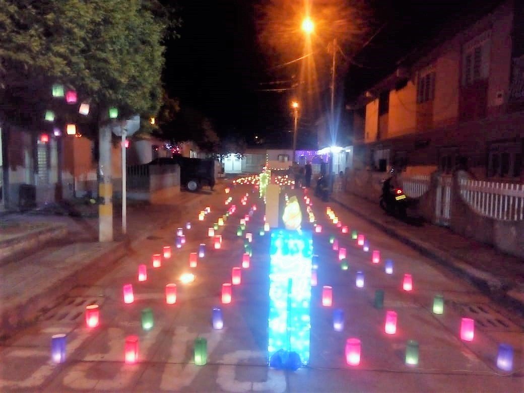 Alumbrado navideño una tradición que une familias y comunidades Alumbrado navideño una tradición que une familias y comunidades