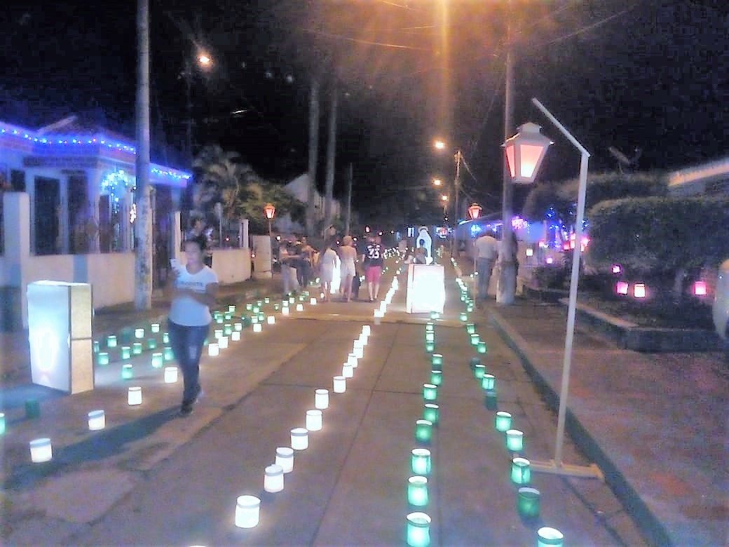 Alumbrado navideño una tradición que une familias y comunidades Alumbrado navideño una tradición que une familias y comunidades