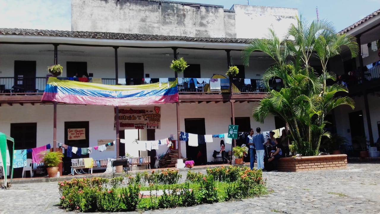 Que hablen los estudiantes: Plata si hay, pero voluntad política no para terminar el paro. Que hablen los estudiantes: Plata si hay, pero voluntad política no para terminar el paro.