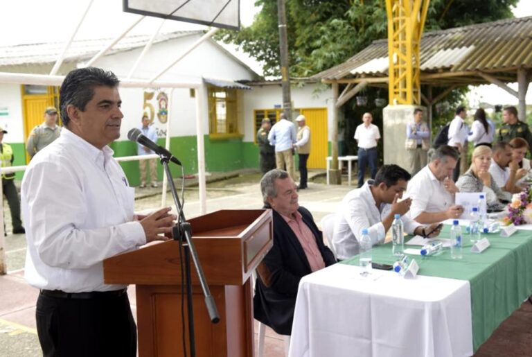 Gobernadores de Quindío,Valle del Cauca y Risaralda, establecen compromisos para consolidación de corredor vial, turístico-logístico y mejoramiento de vías Gobernadores de Quindío,Valle del Cauca y Risaralda, establecen compromisos para consolidación de corredor vial, turístico-logístico y mejoramiento de vías