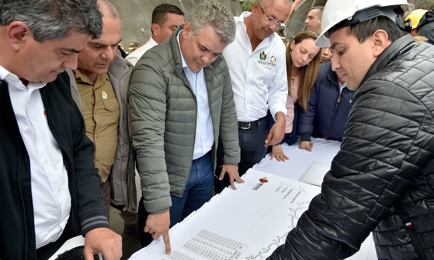 Al fin en línea recta terminación del megatunel entre Cajamarca y Calarcá