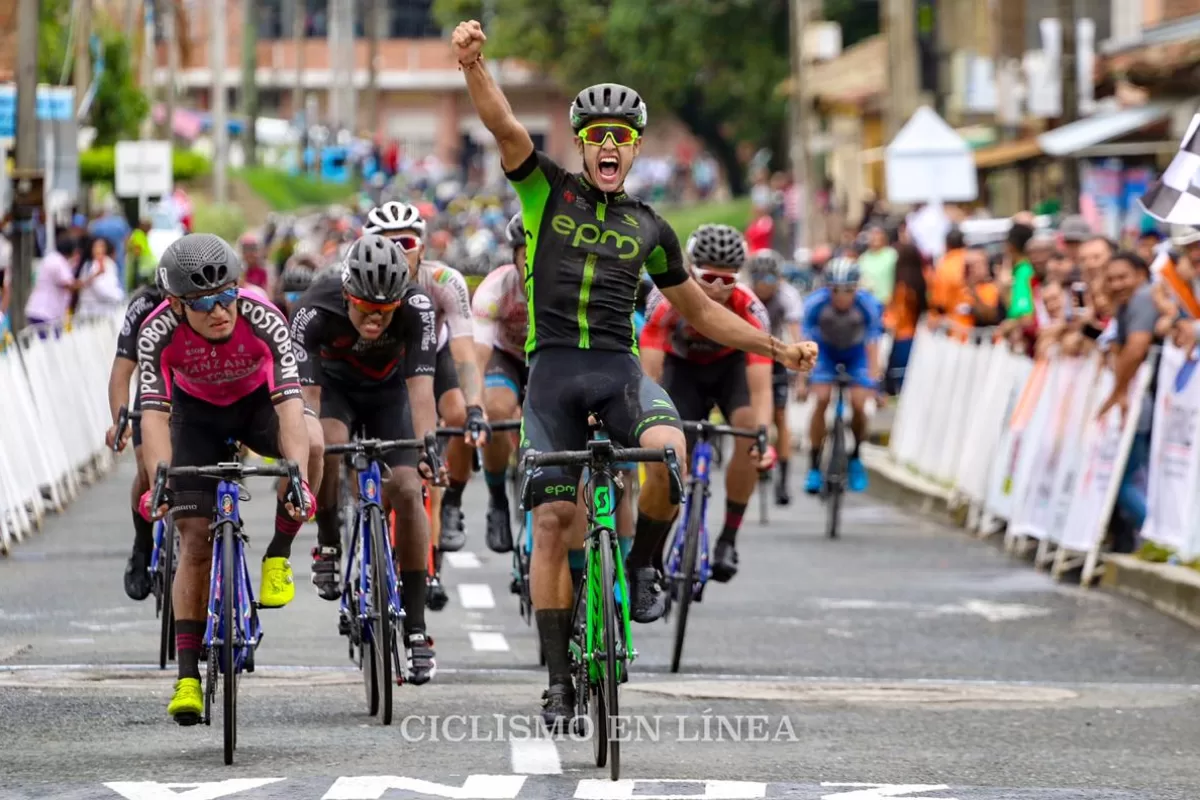 Jaime Castañeda líder en segunda etapa de Vuelta al Valle