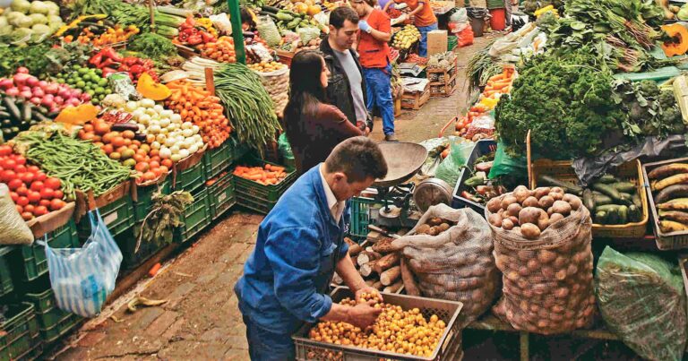Se elevan los precios en la economía por el paro indígena en la vía Panamericana Se elevan los precios en la economía por el paro indígena en la vía Panamericana