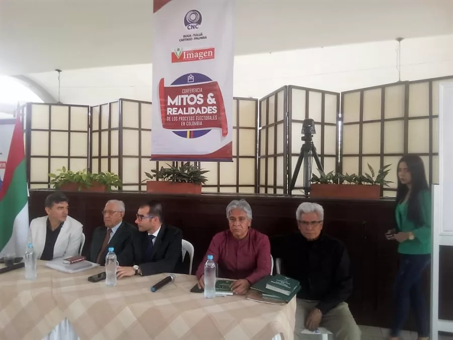 Multitudinaria asistencia en Tuluá a conferencia "Mitos y Realidades" de los Procesos Electorales en Colombia