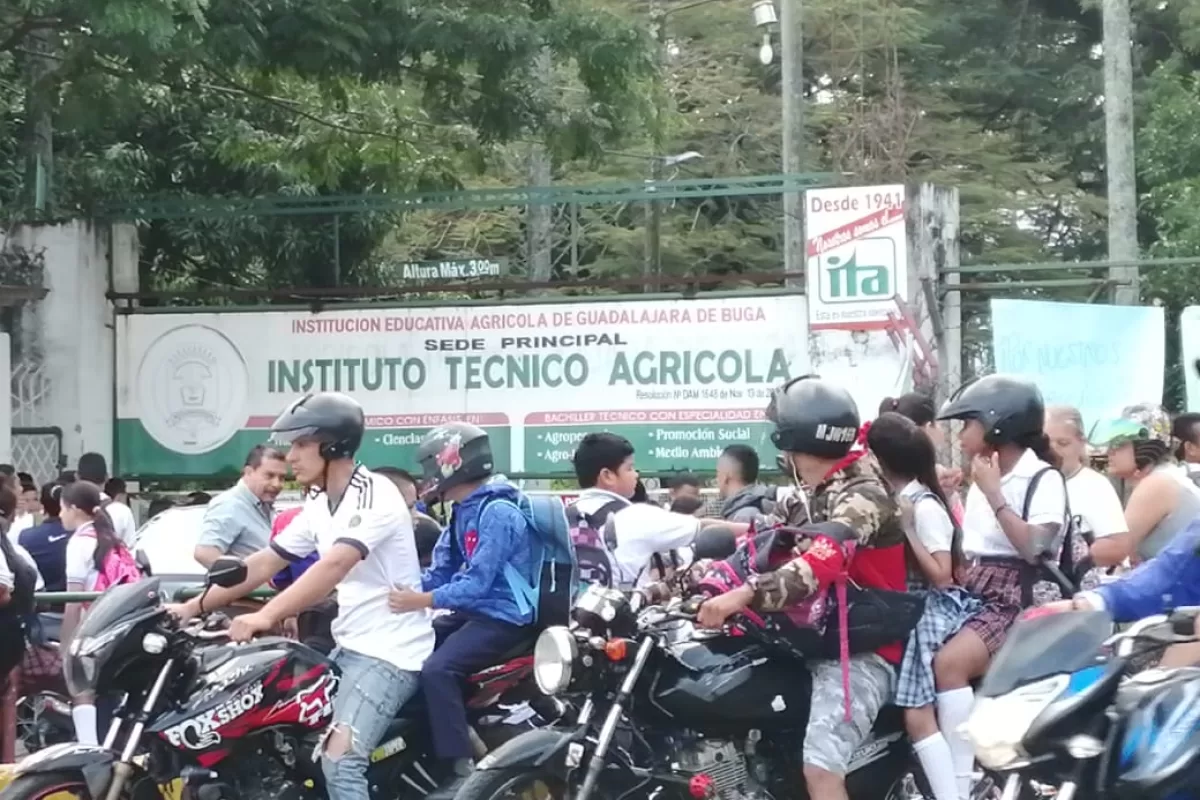 Estudiantes protestan en Buga por incumplimiento de obras en Institución Educativa Agrícola ITA