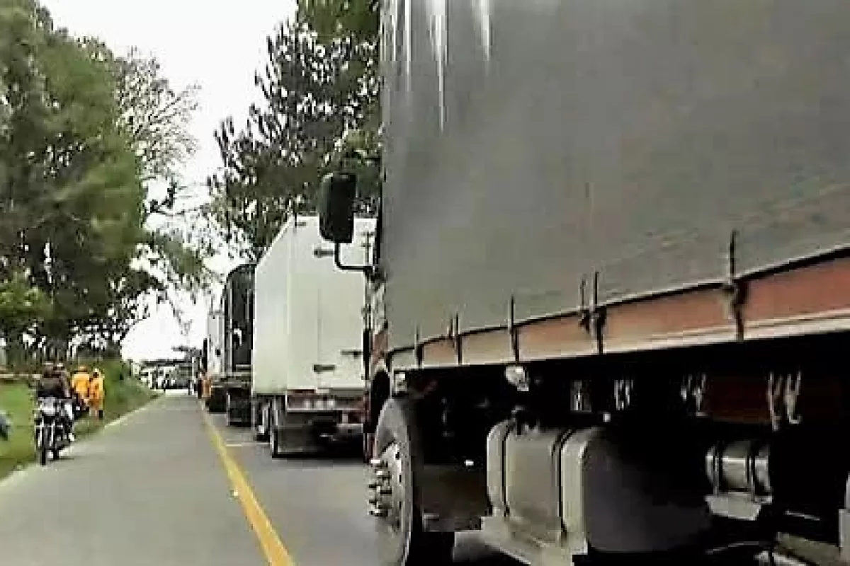Gobierno habilita vía alterna para responder a bloqueo de carretera Panamericana Gobierno habilita vía alterna para responder a bloqueo de carretera Panamericana