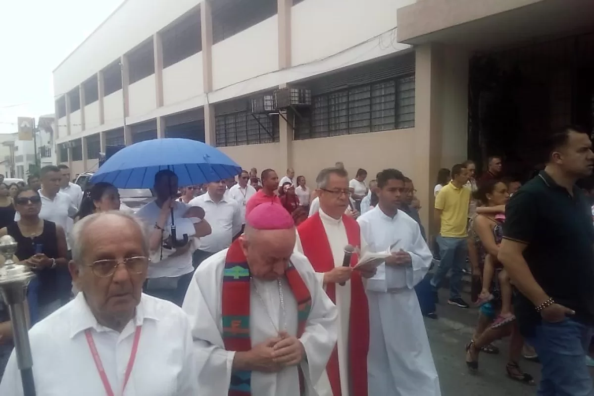 Agua bendijo procesiones de Semana Santa en Buga Agua bendijo procesiones de Semana Santa en Buga