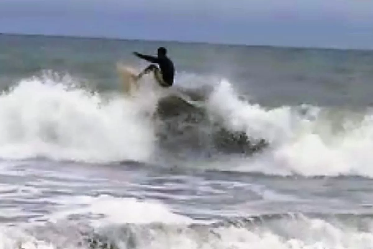 Surfing en Ladrilleros