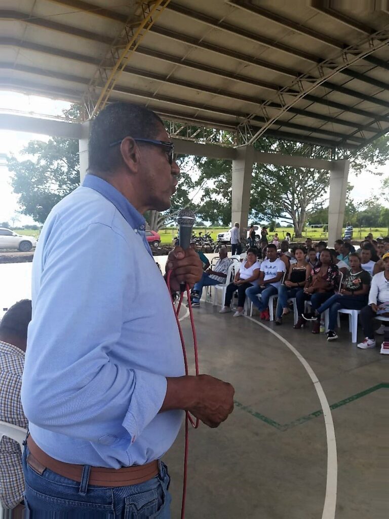 Primera piedra para construcción de polideportivo en Guabitas coloca Alcalde de Guacarí Gerardo Salcedo Primera piedra para construcción de polideportivo en Guabitas coloca Alcalde de Guacarí Gerardo Salcedo