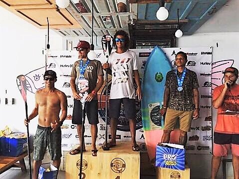"El Surf " La pasión de Jefferson Tascón  que crece como las olas
