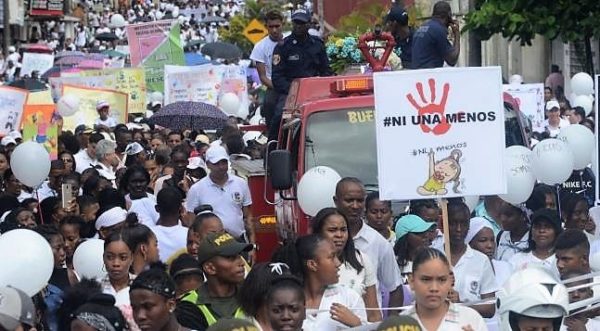 Masiva marcha en Buenaventura en rechazo y solidaridad por niña torturada y asesinada.