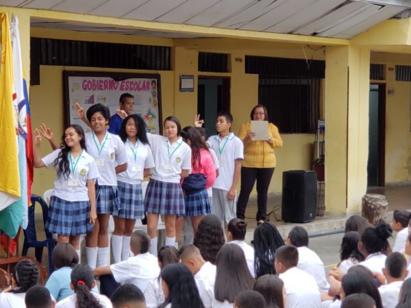 Institución Educativa Pedro Vicente Abadía de Guacarí-Valle  celebra 25 años